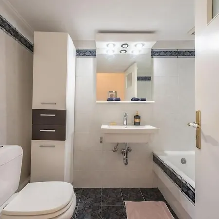 3br Next To Panormou Metro! *