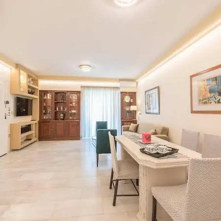 3br Next To Panormou Metro! Apartment *