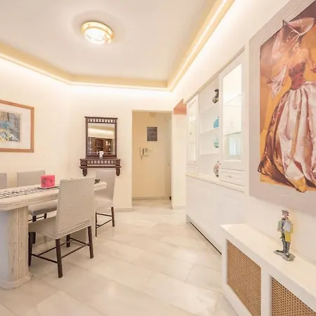 Apartment 3br Next To Panormou Metro!