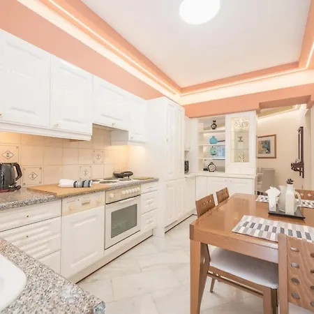 Apartment 3br Next To Panormou Metro! Athens