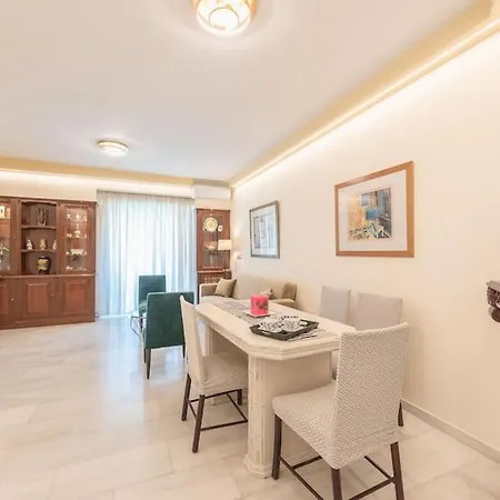Apartment 3br Next To Panormou Metro!